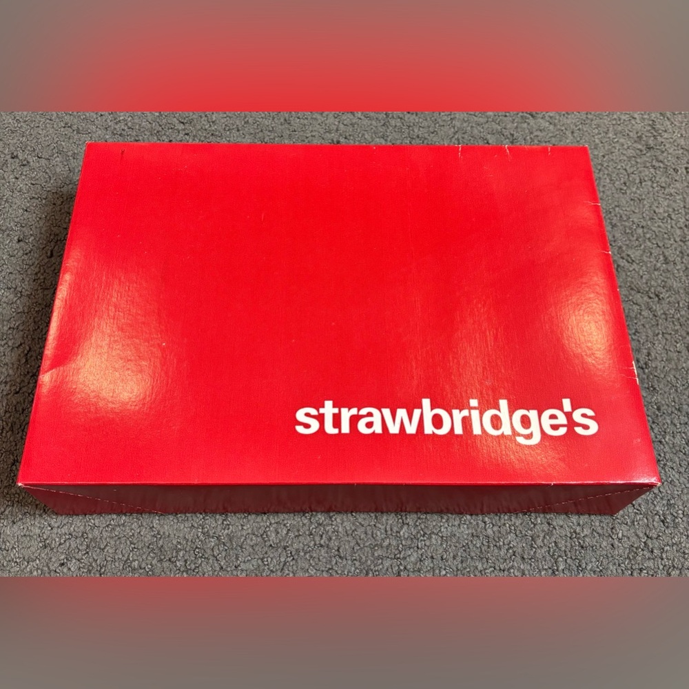 Vintage Strawbridges & Clothier Gift Box Red White 16” x 11” x 3”